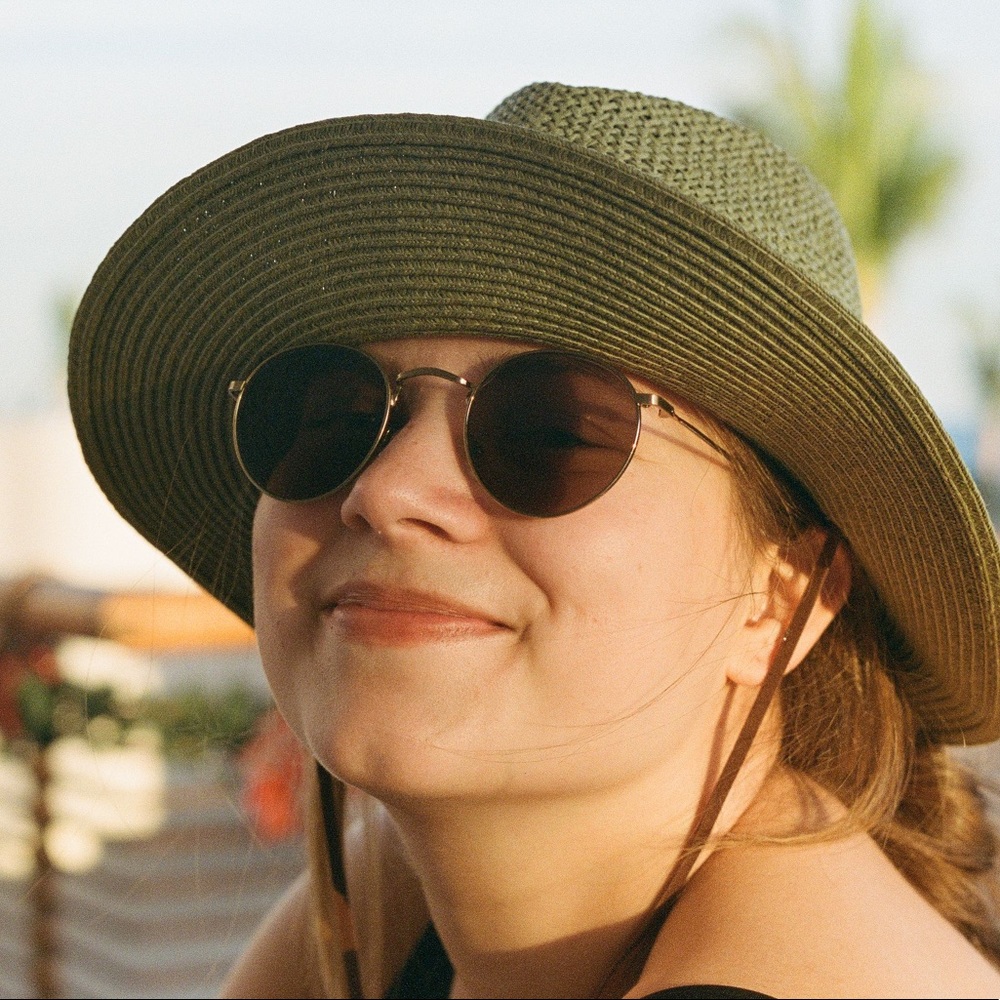 Meet your Posher, Abbey